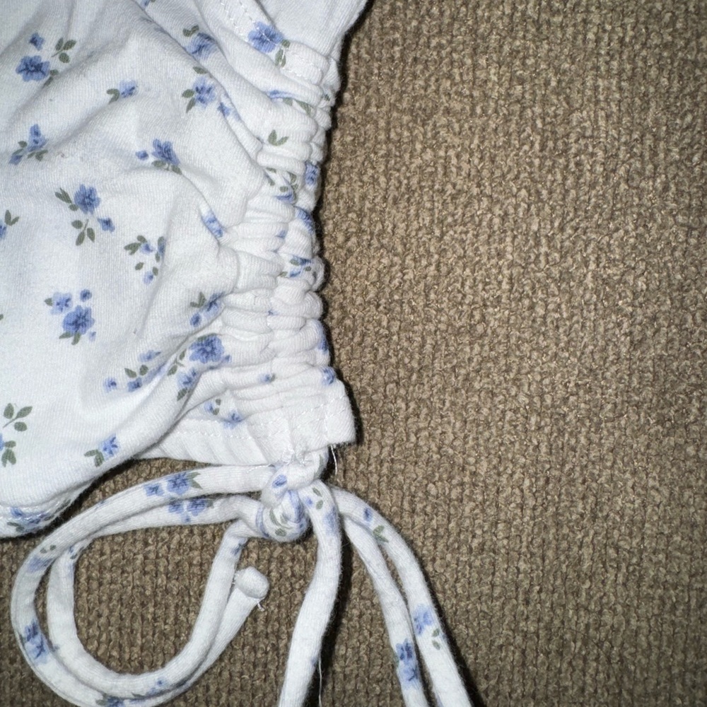 Floral top - Picture 3 of 3